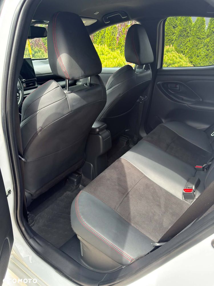 Toyota Yaris Hybrid 1.5 GR Sport - 15