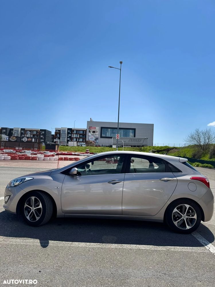 Hyundai i30 1.6 GDI Exclusive Special Edition - 3