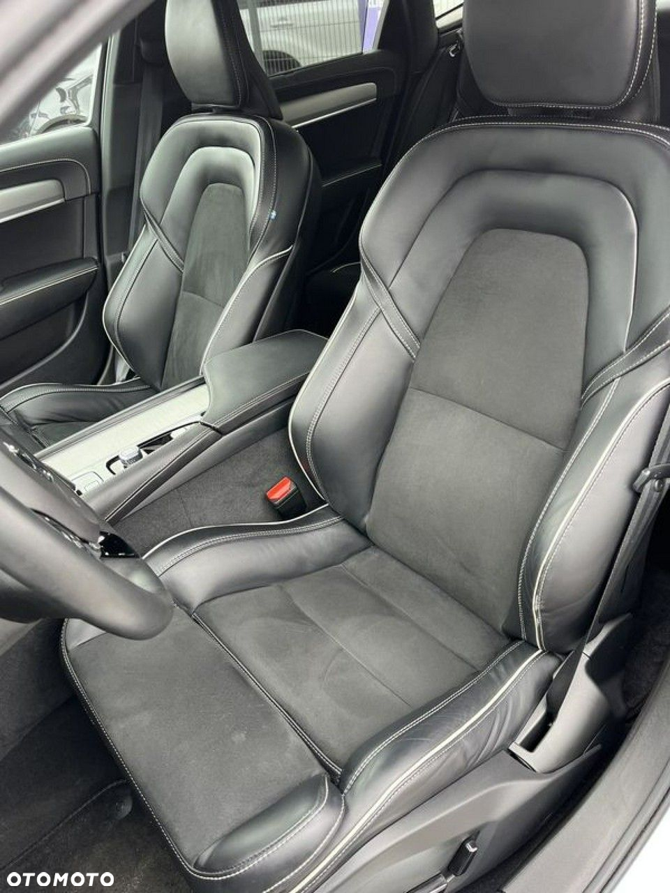 Volvo S90 B4 B R-Design - 11