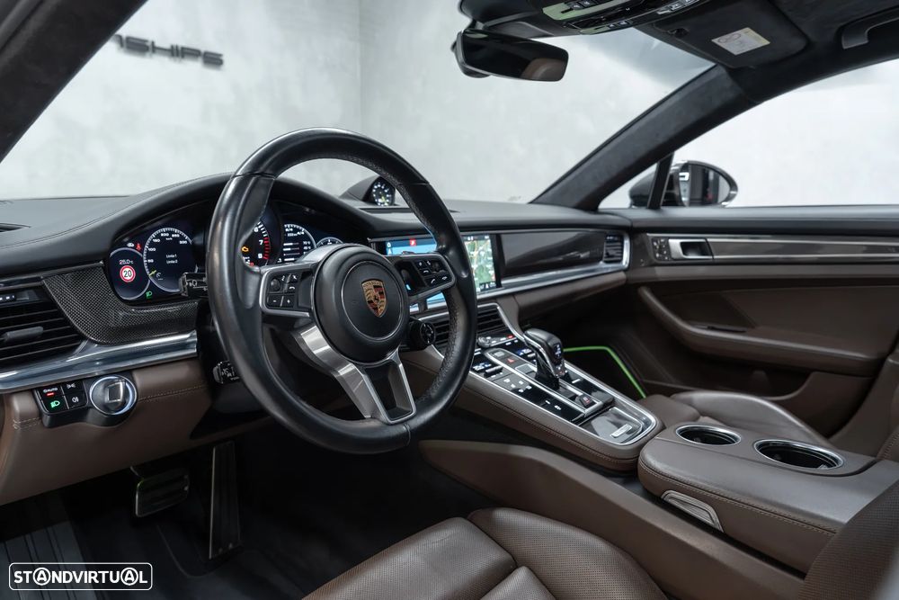 Porsche Panamera Sport Turismo 4 E-Hybrid - 16