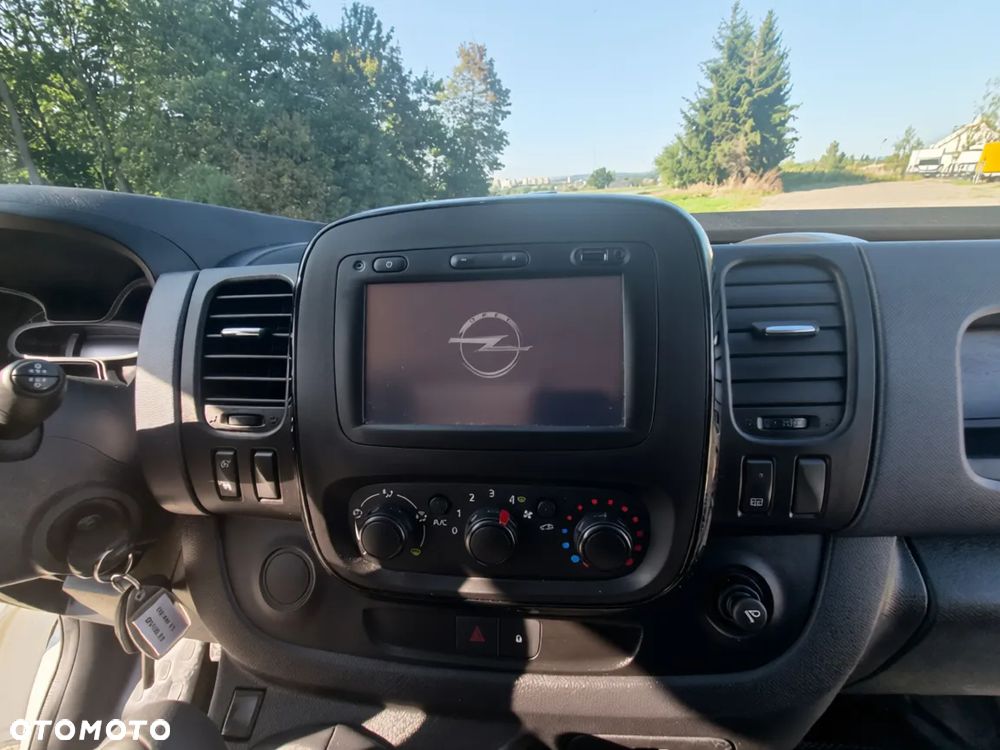 Opel VIVARO - 11