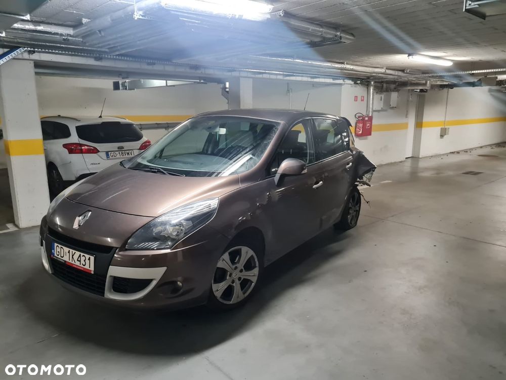 Renault Scenic 1.5 dCi Emotion - 11