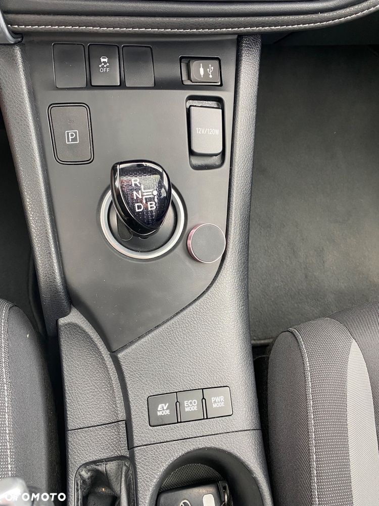 Toyota Auris 1.8 Executive - 22