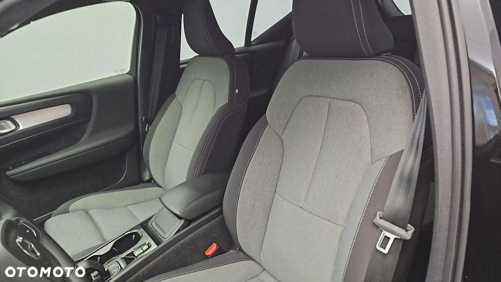 Volvo XC 40 B3 Plus Dark - 10