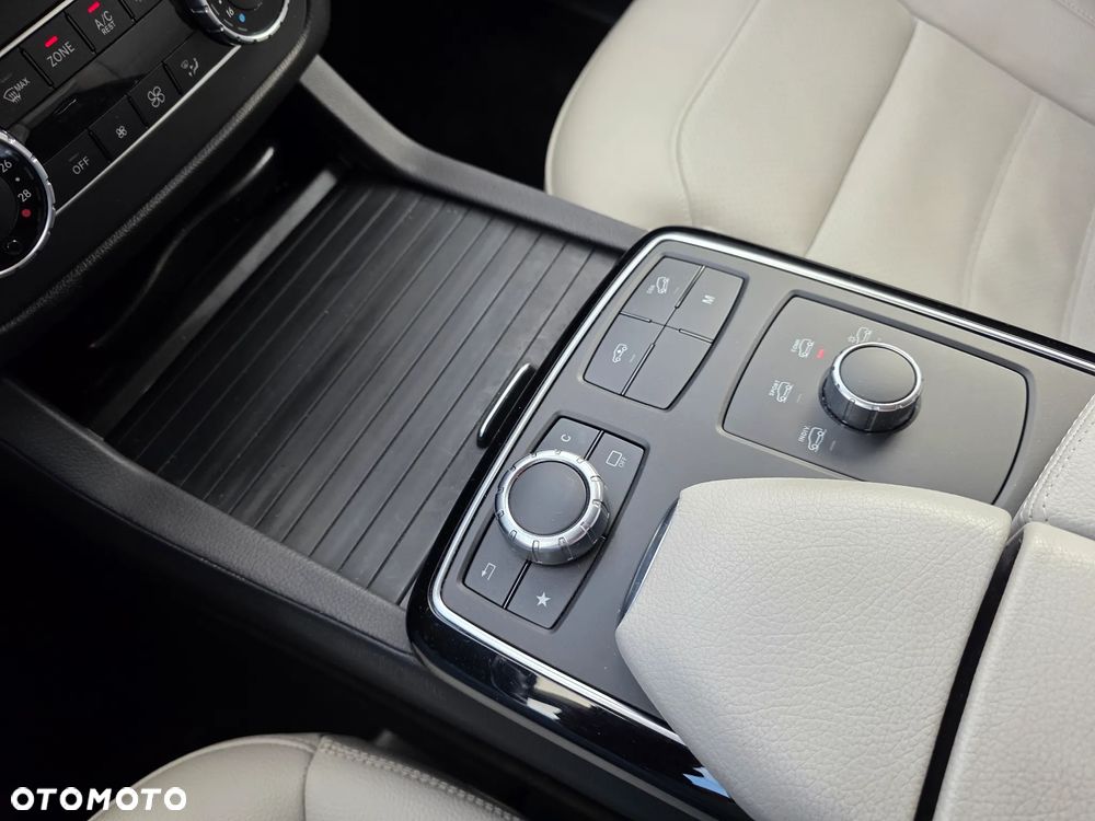 Mercedes-Benz GLE - 22