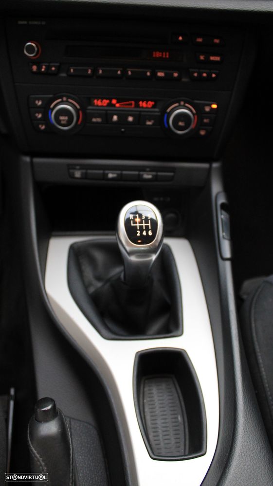 BMW X1 sDrive18d Sport Line - 16