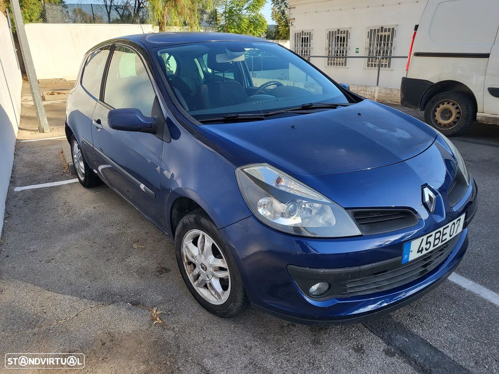Renault Clio 1.2 16V Luxe - 1