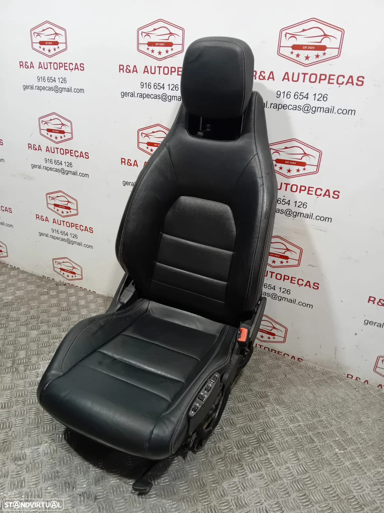 Conjunto de Bancos Mercedes Class E AMG Coupe W207 em Pele Original - 13