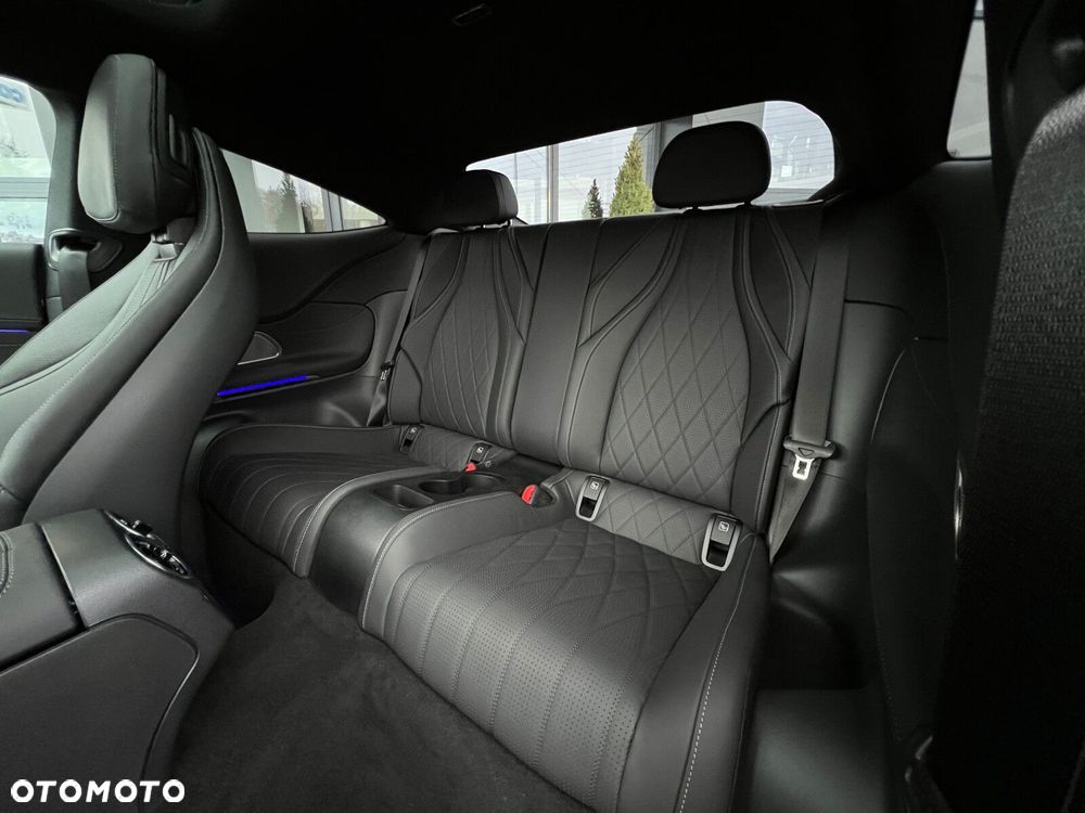 Mercedes-Benz CLE - 10