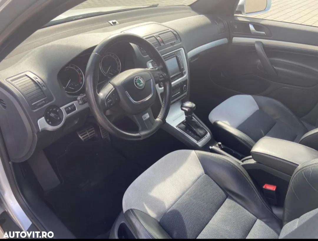 Skoda Octavia 2.0 TDI RS DSG - 6
