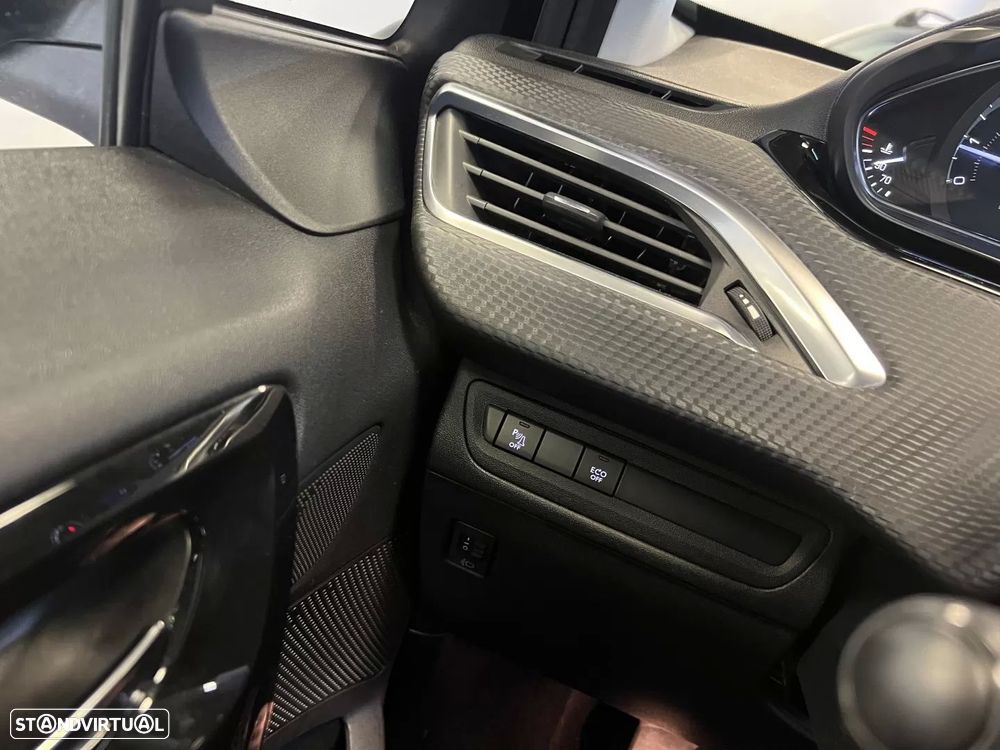 Peugeot 2008 1.2 PureTech GT - 38