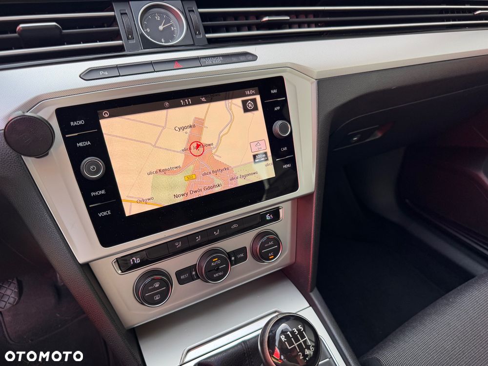 Volkswagen Passat 2.0 TDI (BlueMotion Technology) Comfortline - 35