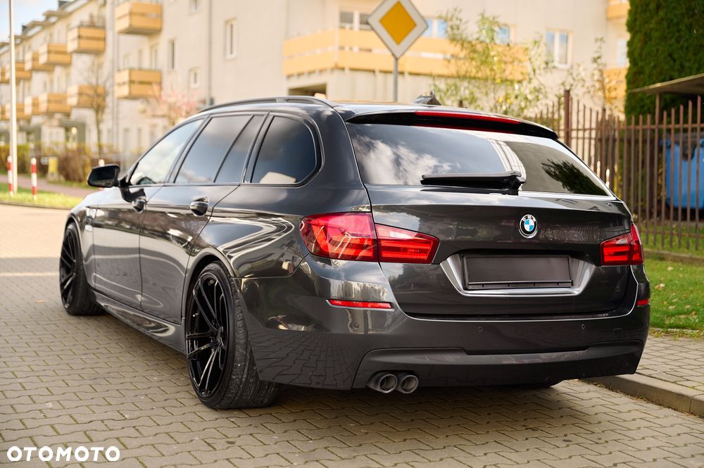 BMW Seria 5 520d Touring - 10