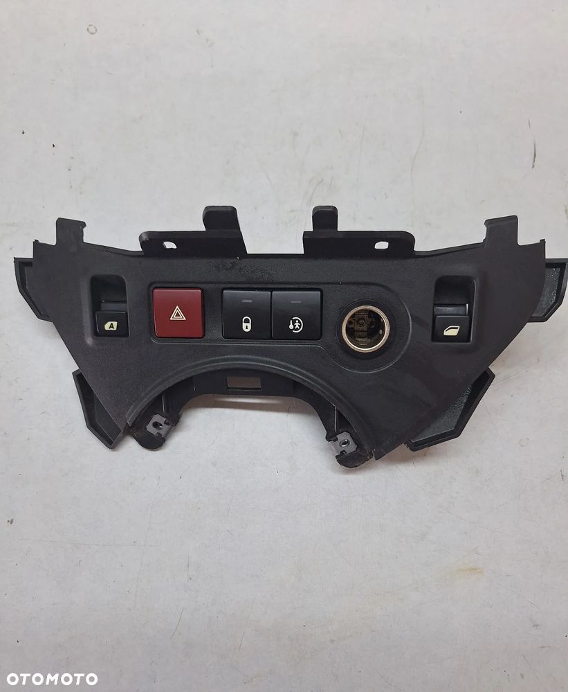 PANEL ELEKTRYCZNYCH SZYB 9680931977 PARTNER BERLINGO 13r EUR - 1