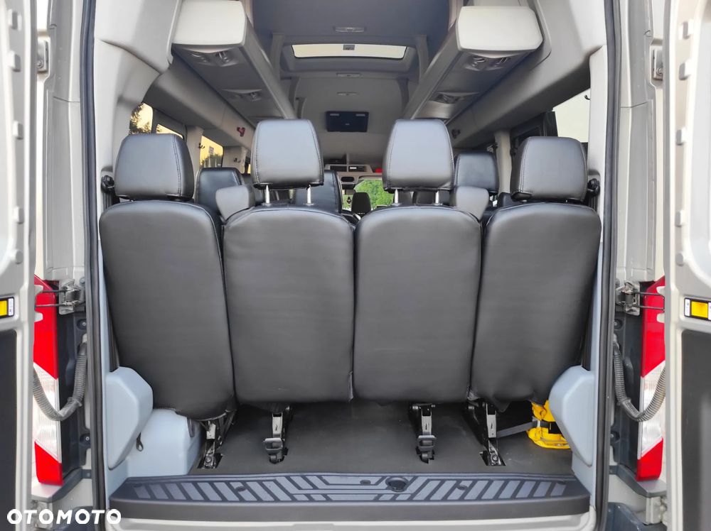Ford Transit Autobus 18 osób 2.2 TDCI 155 KM 2017 r - 35