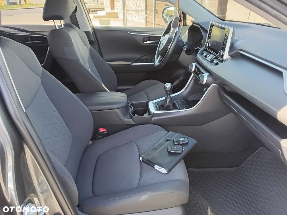 Toyota RAV4 - 11