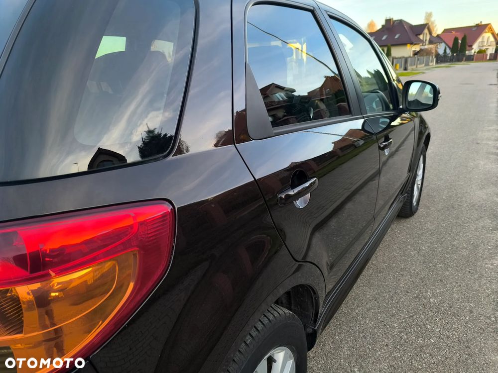 Suzuki SX4 1.6 VVT 4x2 Style - 16