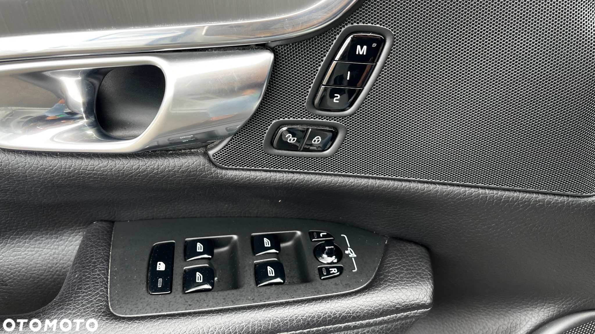 Volvo V90 D4 AWD Geartronic Momentum - 21