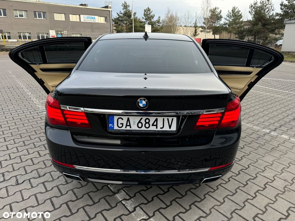 BMW Seria 7 740d xDrive - 26