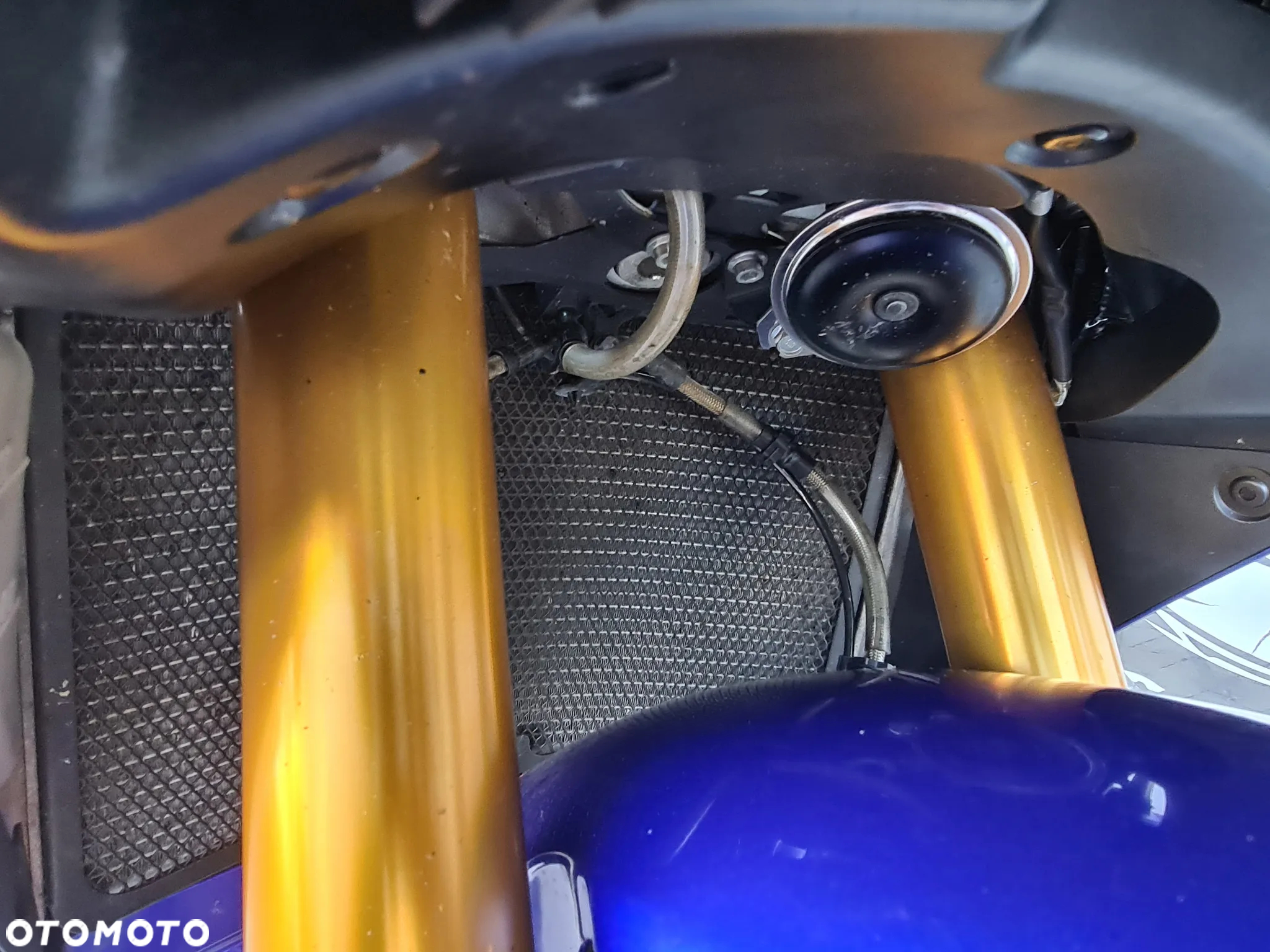 Yamaha R1 - 15