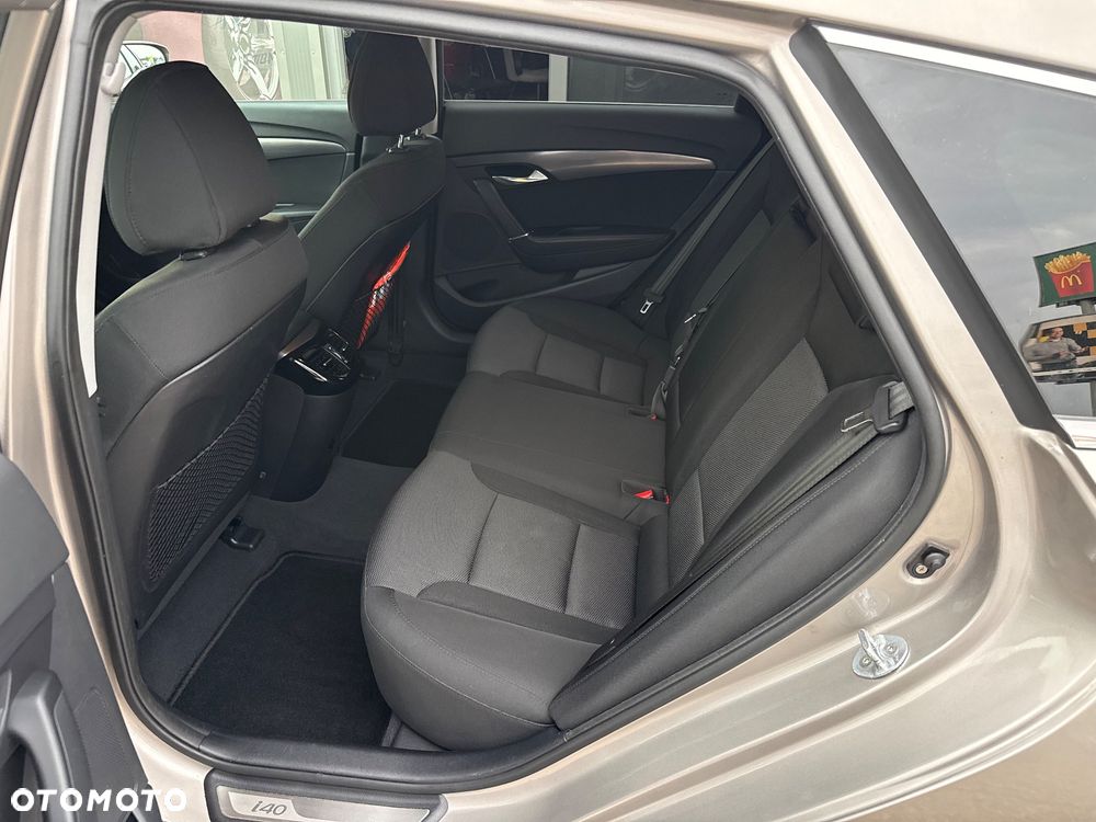 Hyundai i40 Kombi blue 1.6 Trend - 28