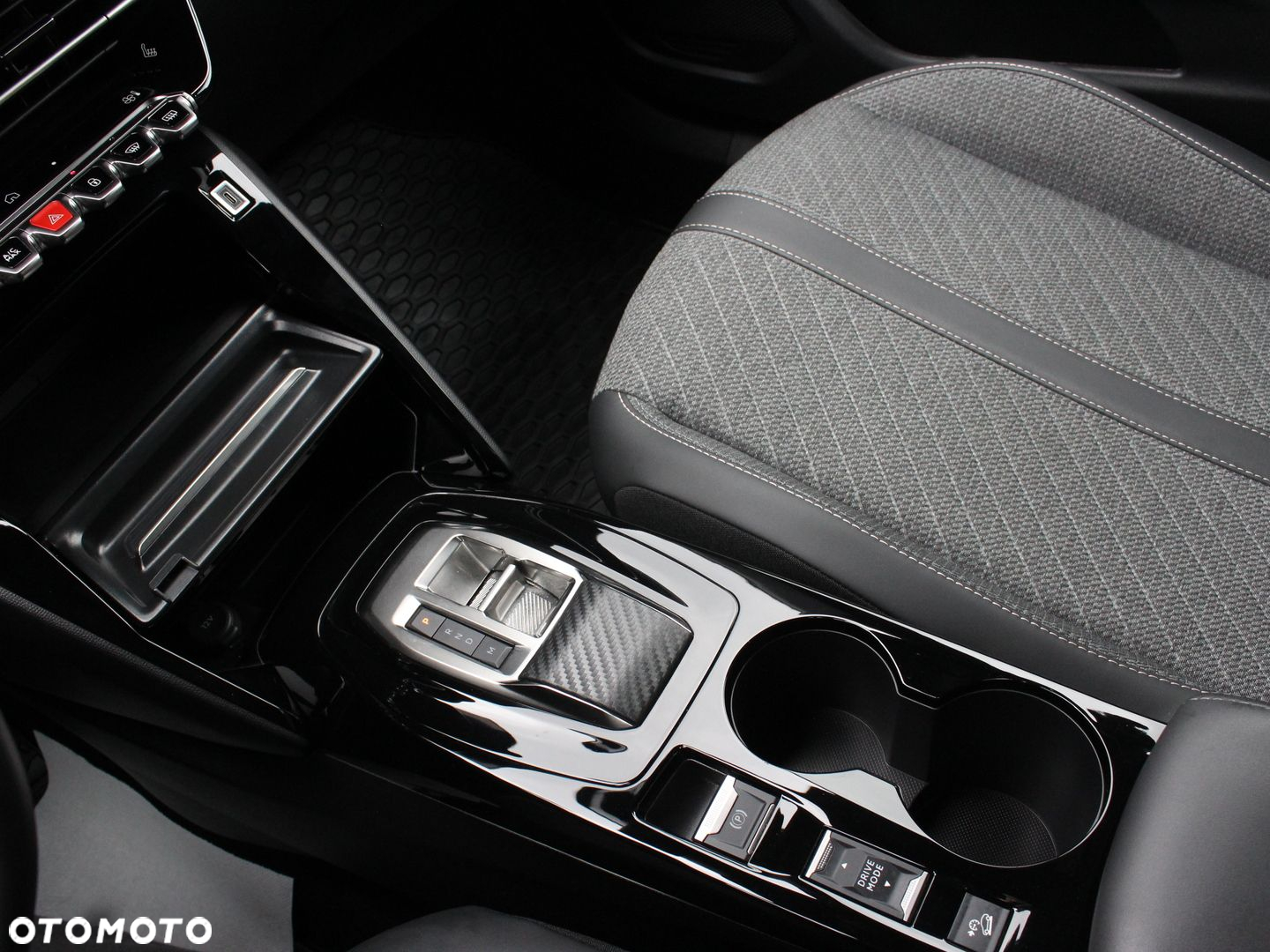Peugeot 2008 - 12
