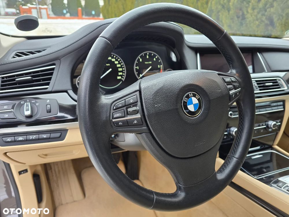 BMW Seria 7 750d xDrive Blue Performance Edition Exclusive - 38
