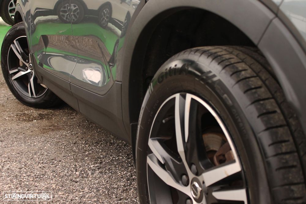 Volvo XC 40 1.5 T3 R-Design Tech Edition - 42