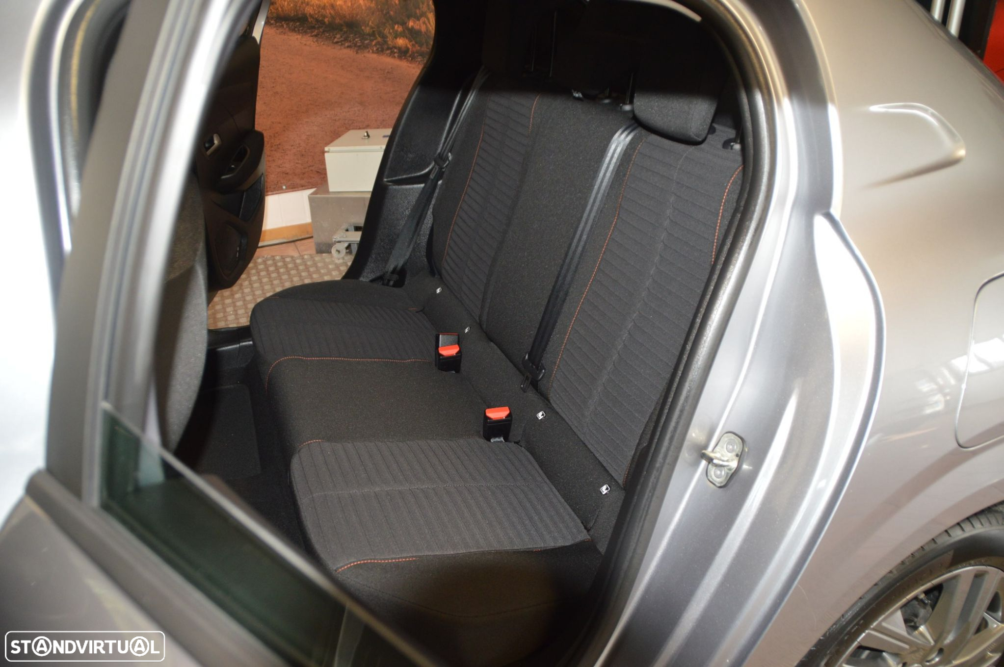 Peugeot 208 1.2 PureTech Active Pack - 25