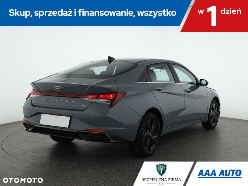 Hyundai Elantra - 6