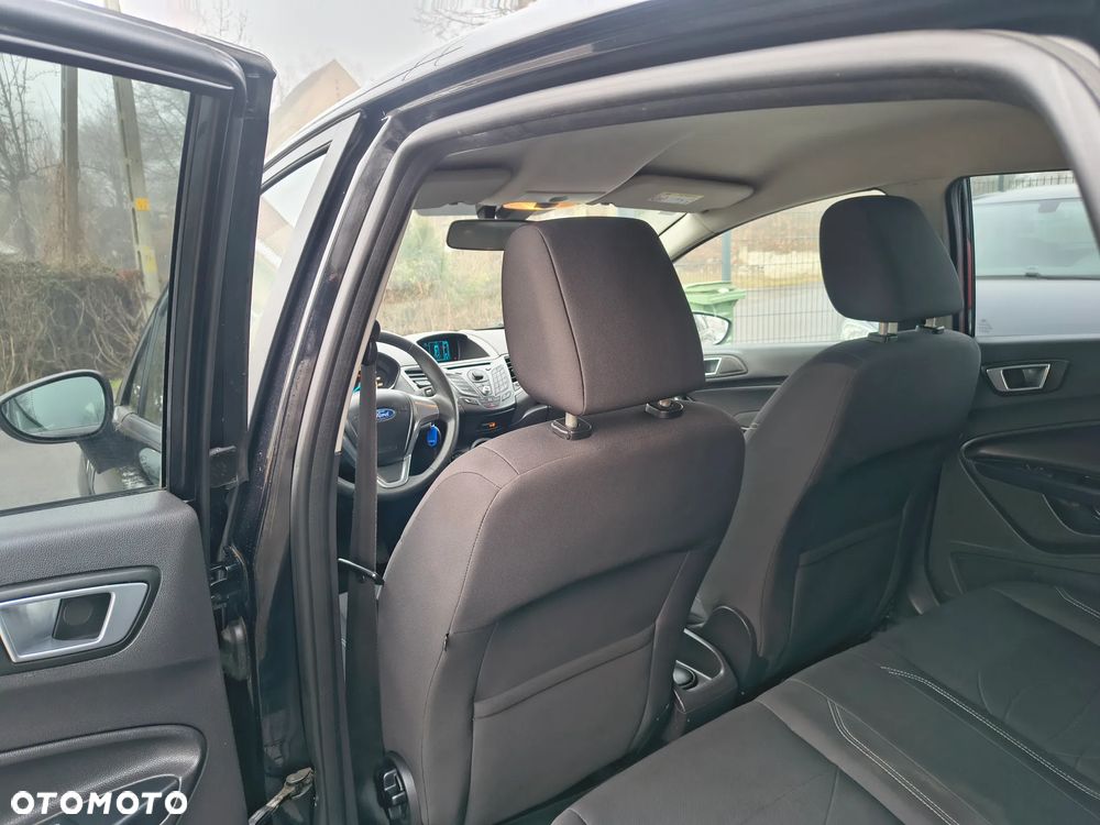 Ford Fiesta 1.6 TDCi DPF Titanium - 14