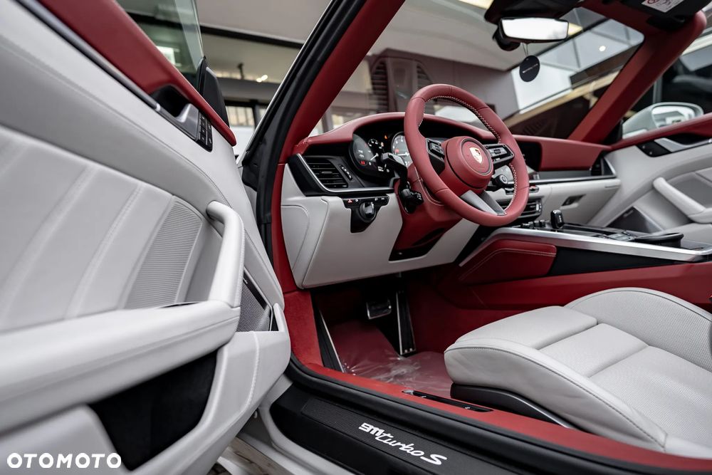 Porsche 911 Turbo S - 22