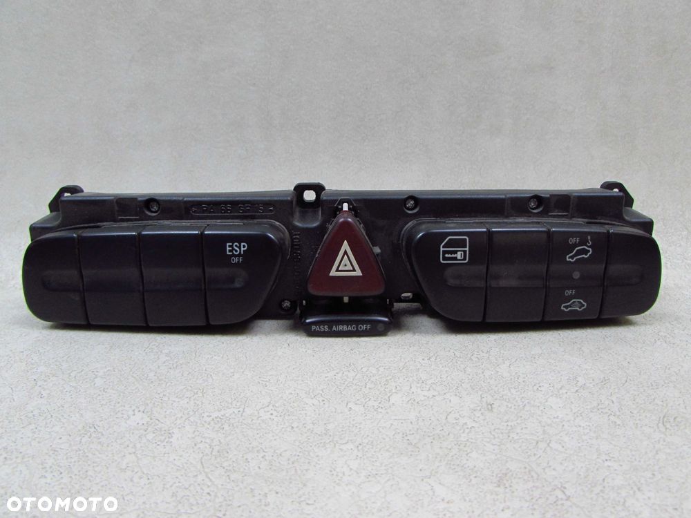 MERCEDES KLASA C W203 00-07  PANEL PRZELACZNIK AWARYJNYCH A2038218879 - 1