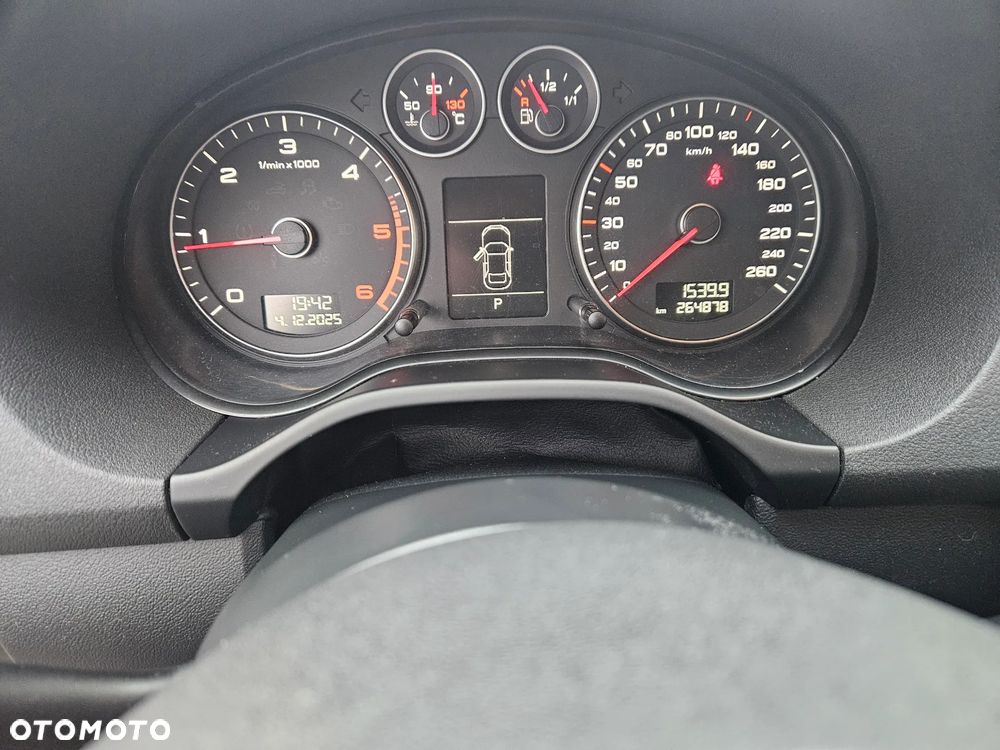 Audi A3 Sportback 2.0 TDI DSG Ambiente - 13