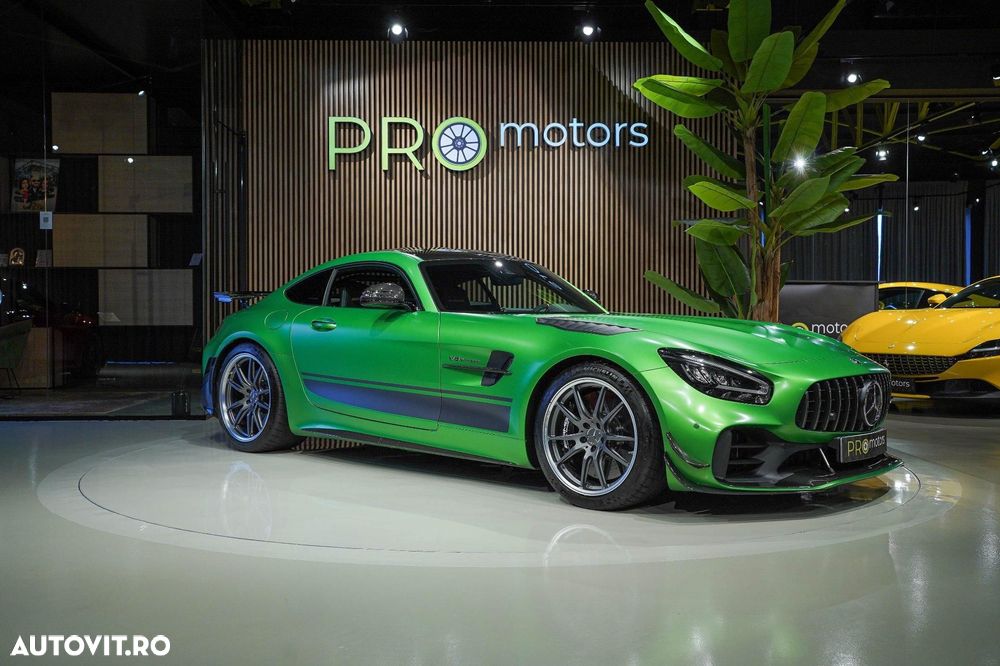 Mercedes-Benz AMG GT R - 8
