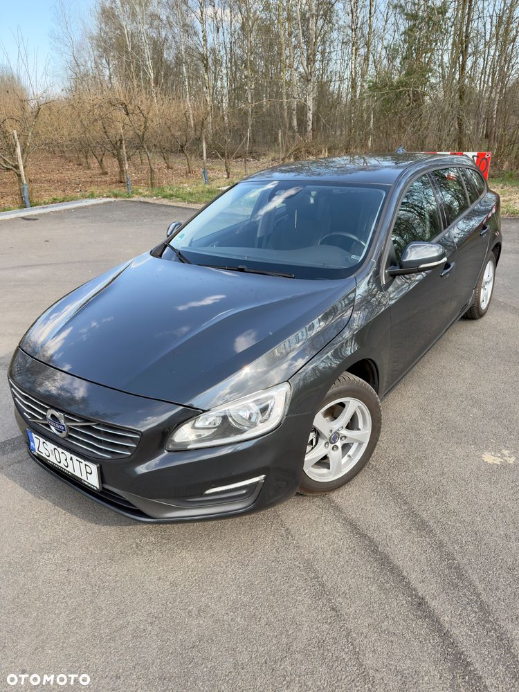 Volvo V60 D2 Geartronic Powershift Summum - 1