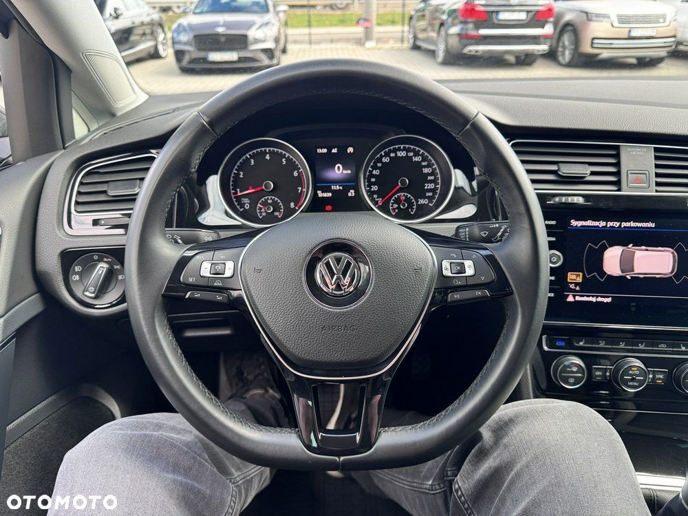 Volkswagen Golf - 21