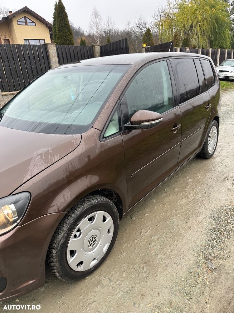 Volkswagen Touran - 13