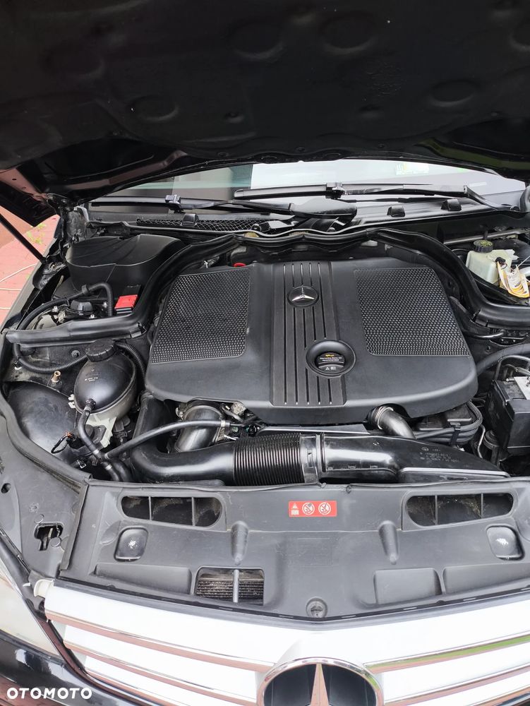 Mercedes-Benz Klasa C 220 CDI DPF Automatik BlueEFFICIENCY Avantgarde - 2