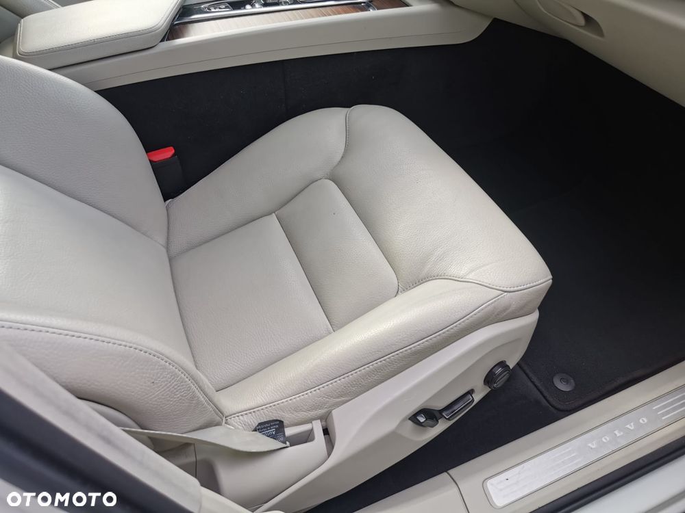 Volvo XC 60 T5 AWD Geartronic Momentum Pro - 33