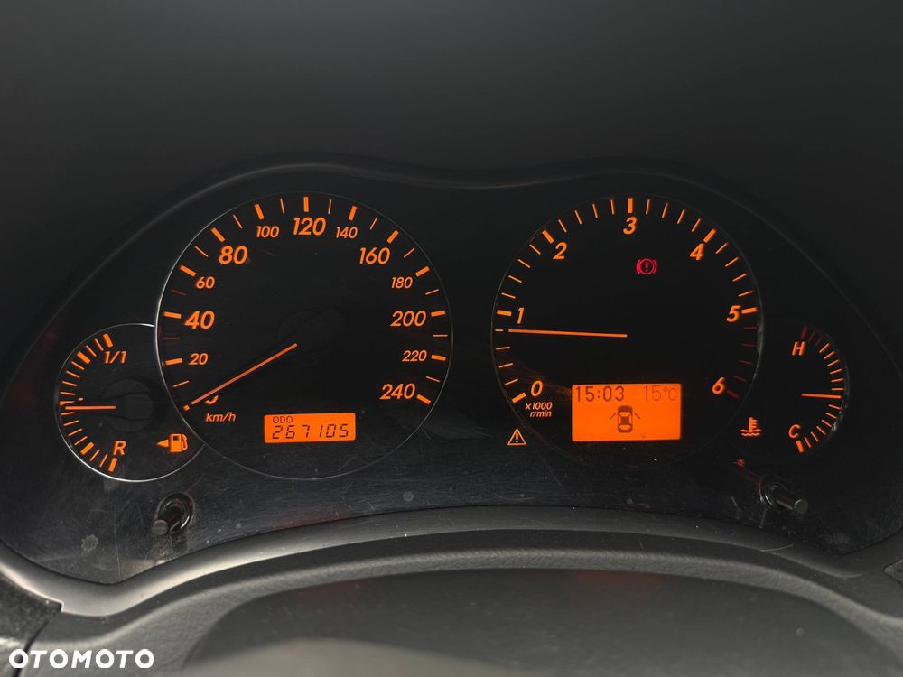 Toyota Avensis 2.0 D-4D Luna - 11