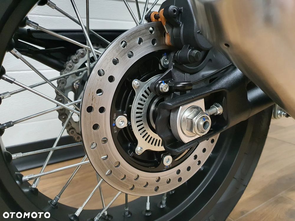 Brixton Crossfire - 23