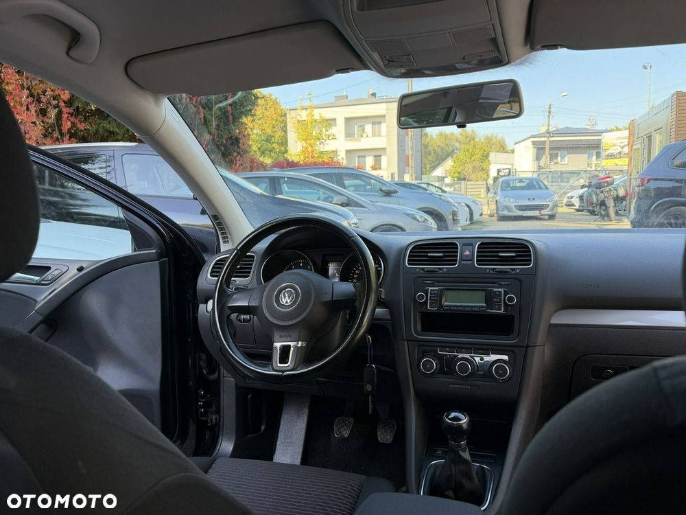 Volkswagen Golf - 25