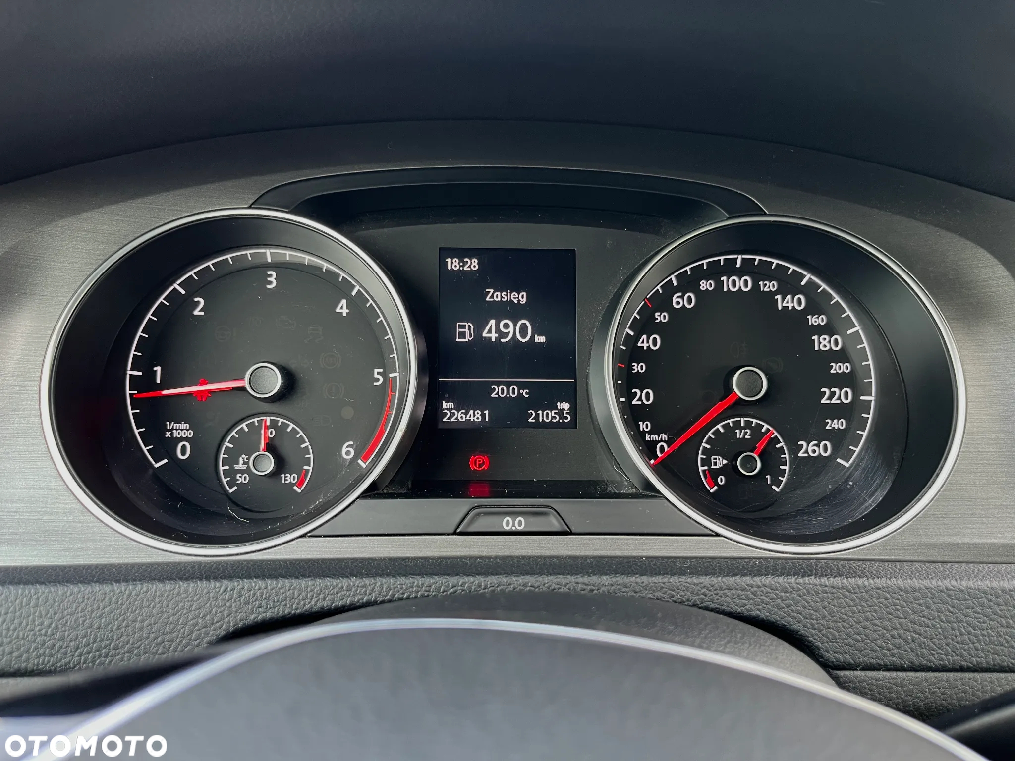 Volkswagen Golf 1.6 TDI BlueMotion Technology Comfortline - 13