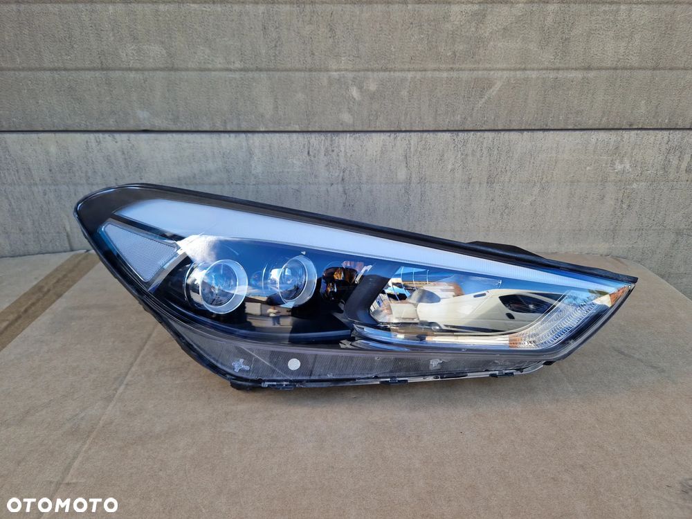 HYUNDAI TUSCON 3 FULL LED LAMPA REFLEKTOR PRAWA PRZÓD PRZEDNIA 92102-D7201