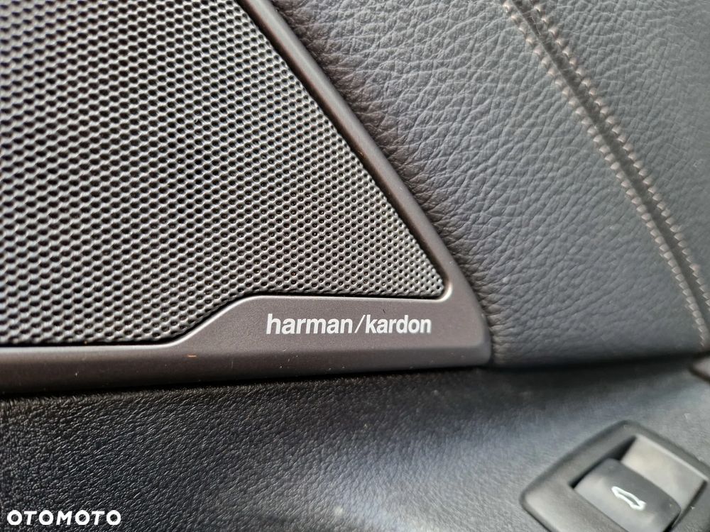 BMW Seria 5 530d Touring Sport Line - 40