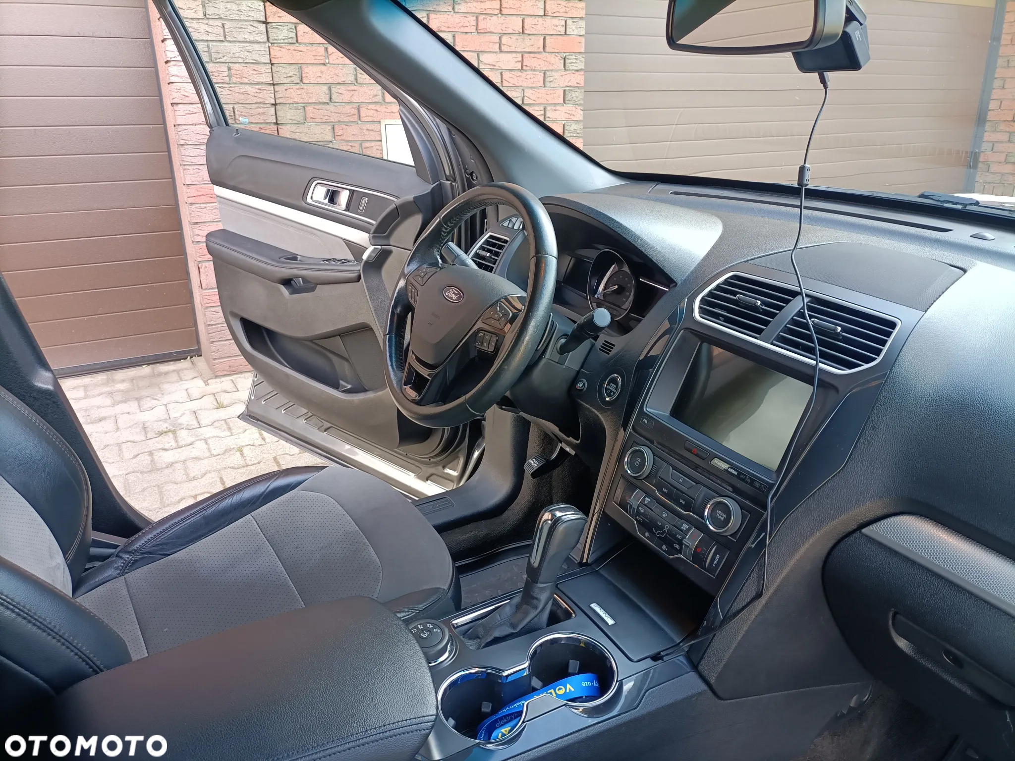 Ford Explorer - 8