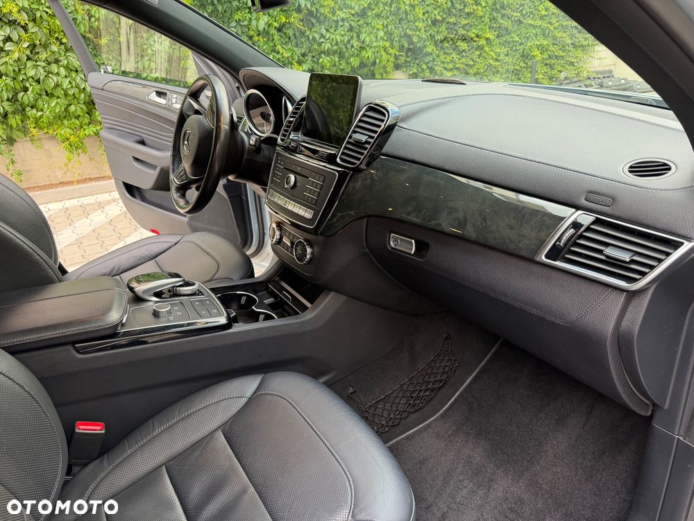 Mercedes-Benz GLE 350 d 4Matic 9G-TRONIC AMG Line - 24