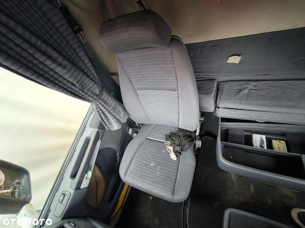 FOTEL PASAŻERA SCANIA R - 1