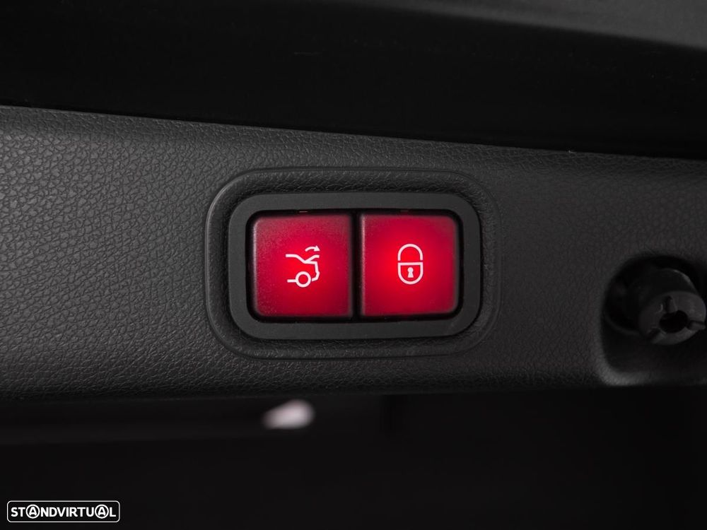 Mercedes-Benz E 63 AMG S 4-Matic+ - 15